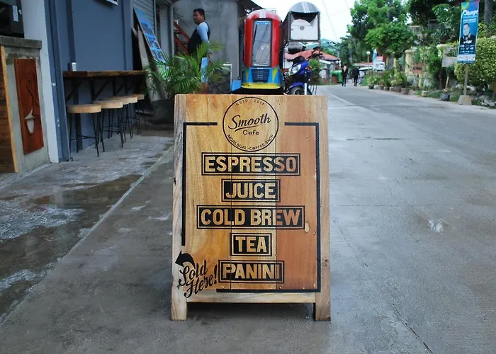 Smooth Cafe Hostel Moalboal